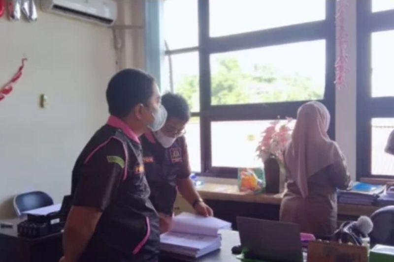 Diduga Terlibat Kasus Korupsi Dana Covid-19, Kantor Dinkes Ternate Digeledah