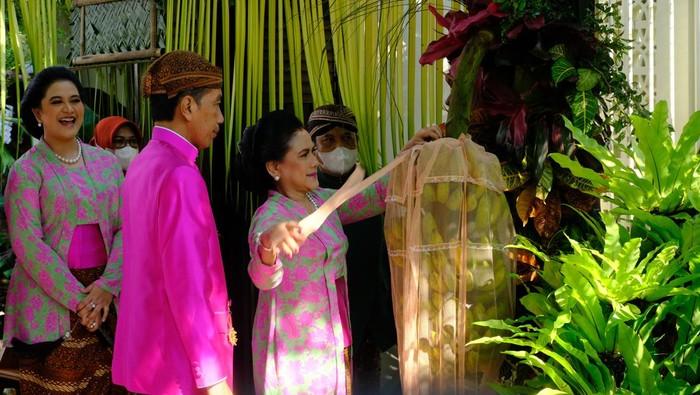 Ini Pesan Iriana Jokowi ke Kaesang Pangarep saat Jalani Prosesi Siraman