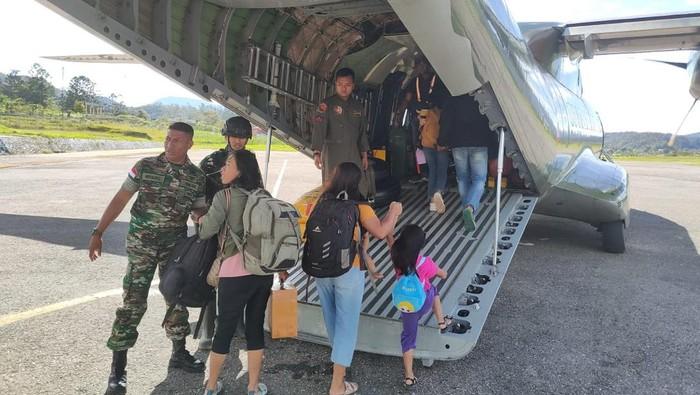 Polisi Evakuasi 150 Wanita dan Anak Buntut Teror KKB Meningkat di Pegubin