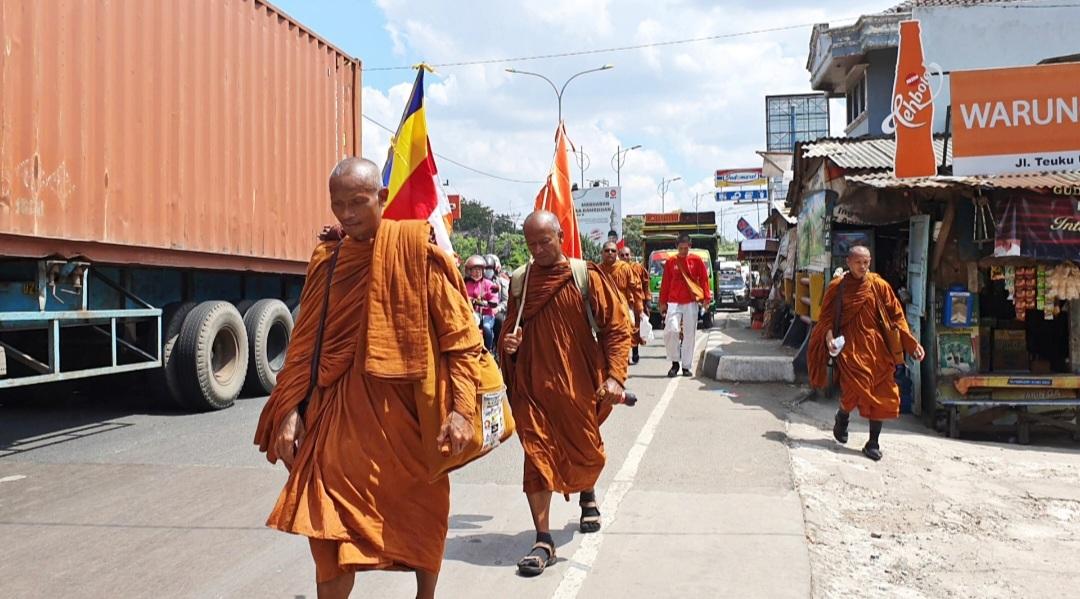 Wuih! 32 Biksu Jalan Kaki dari Thailand ke Candi Borobudur, Mau Rayakan Waisak