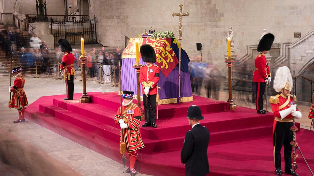 Ratu Elizabeth II Dimakamkan di Kapel St George