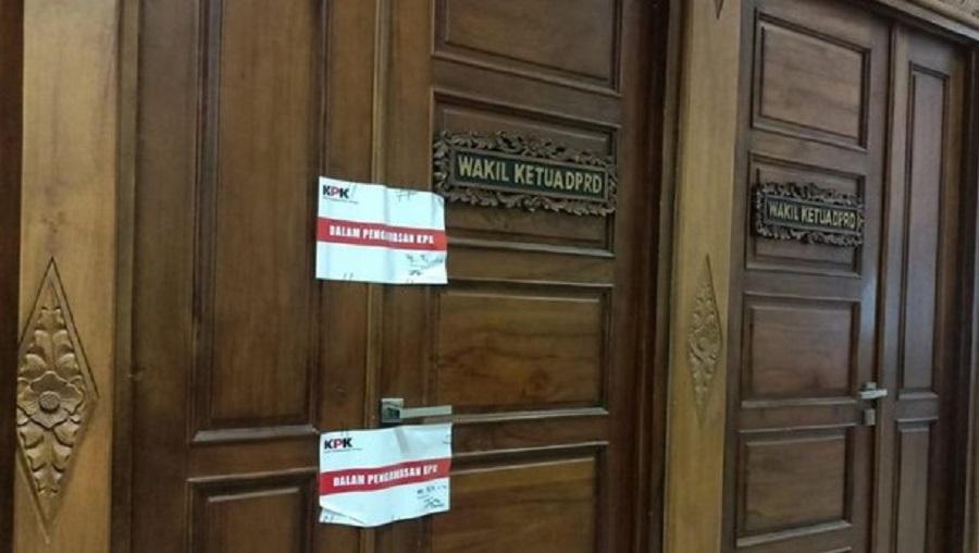 KPK Dikabarkan Geledah Ruang Kerja Gubernur Khofifah dan Wagub Emil Dardak
