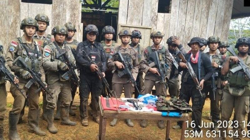 Satgas Damai Cartenz dan Polres Kepulauan Yapen Gerebek Markas KKB di Ambaidiru