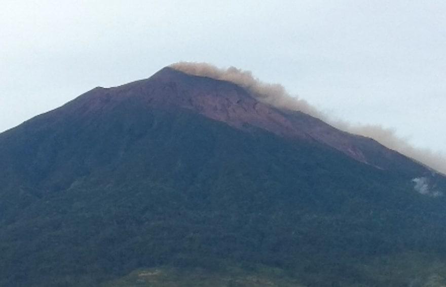 Gunung Kerinci Erupsi! Semburan Abu Capai 150 Meter
