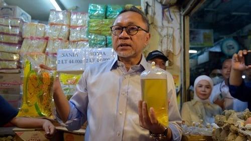Stok Minyak Goreng Banyak di Pasar Kosambi Bandung, Mendag Zulhas: Warga Tak Perlu Antre