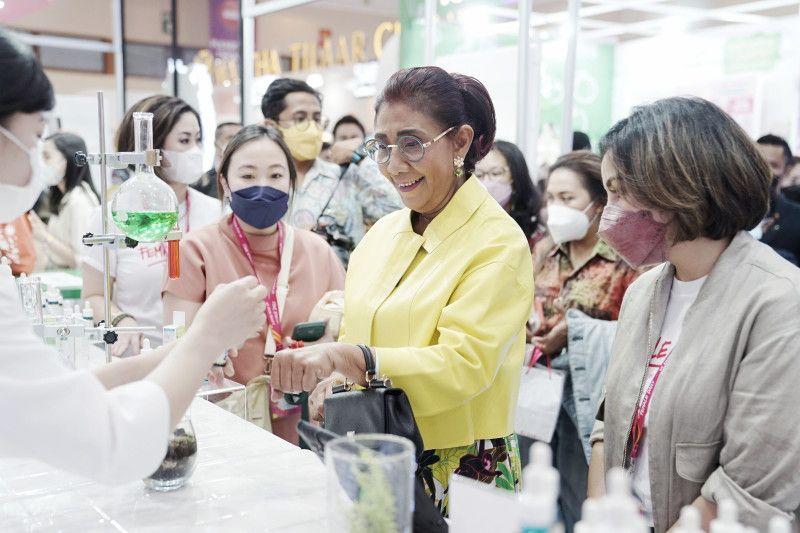 Susi Pudjiastuti Getol Jadi Aktivis Lingkungan, Ajak Warga Pilah Sampah di Rumah