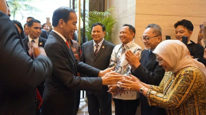 Candaan Menteri Jokowi hingga Tertawa Lepas, Bahas Koalisi Permanen?