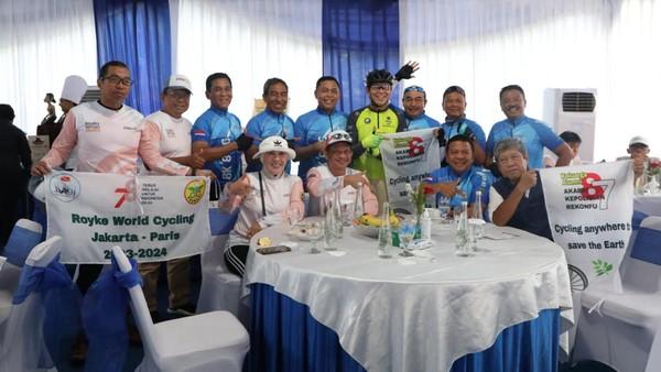 Mendagri Tito Sanjung dan Apresiasi Misi Royke Lumowa Naik Sepeda Keliling Dunia, Tujuan Akhir Prancis