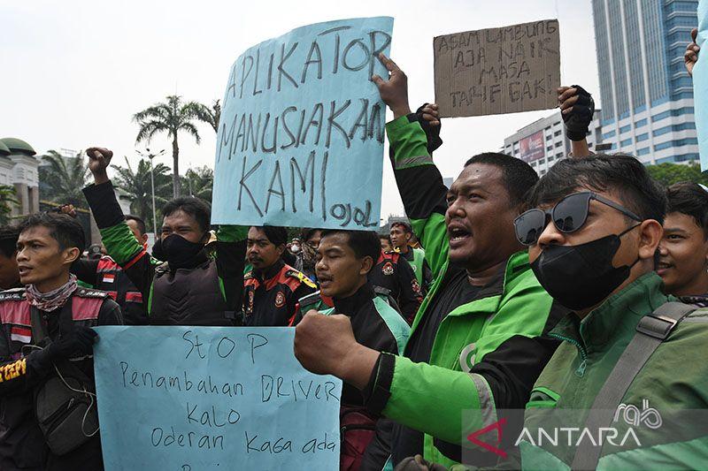100 Personel Polisi Jaga Demo Ojol Tolak Kenaikan BBM di Blok M