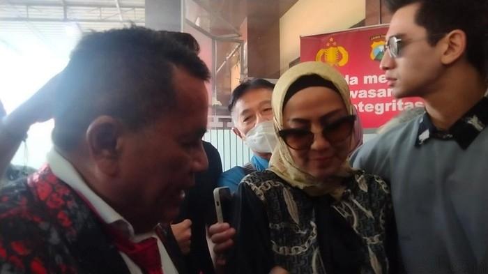 Ferry Ngaku Khilaf, Venna Melinda: Dia Larang Saya Hubungi Operator Hotel dan Keluarga