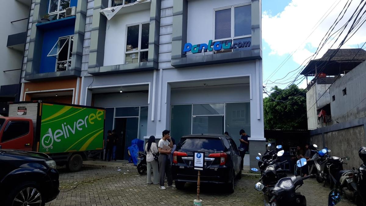 Gempa Cianjur Terasa hingga Jakarta, Sejumlah Warga dan Pekerja Berhamburan