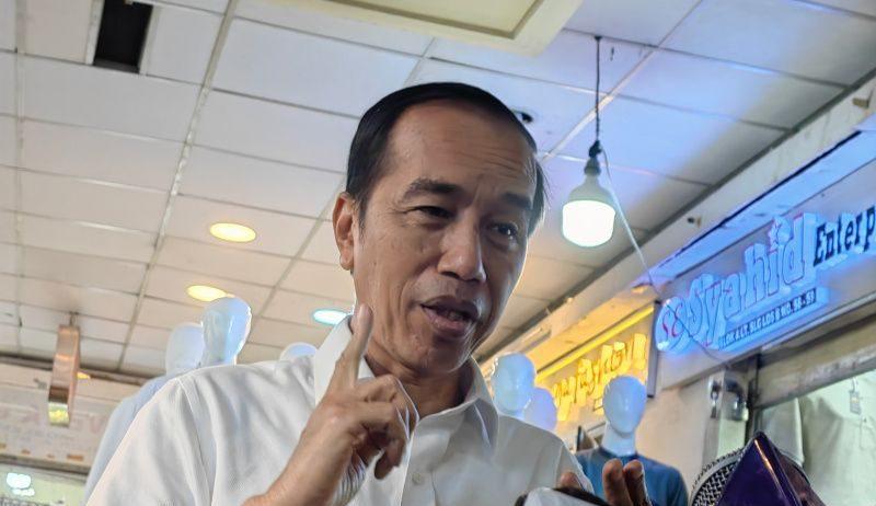 PPKM Dicabut, Jokowi Blusukan ke Pasar Tanah Abang: Udah Gak Pakai Masker