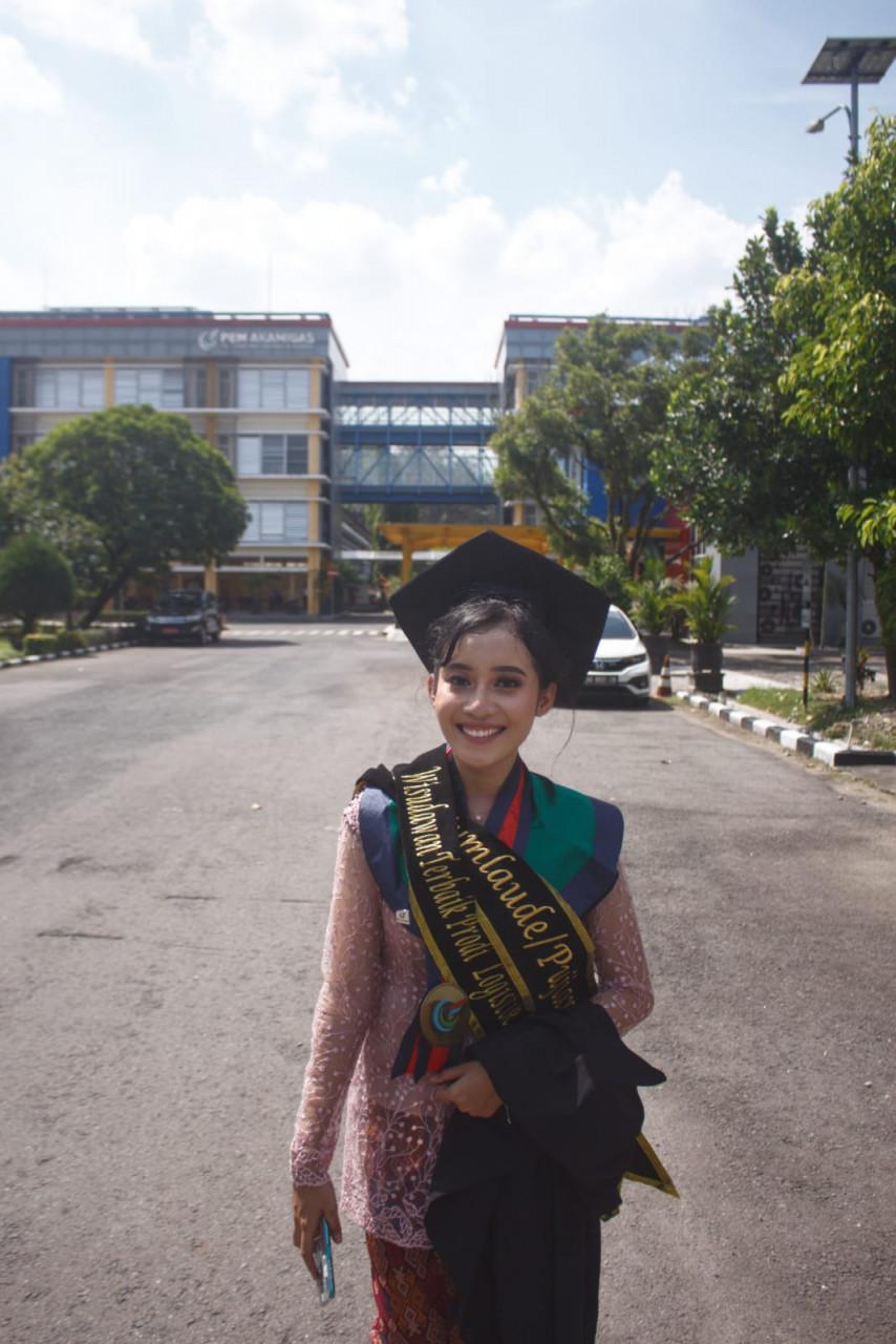 Mahasiswa Program Gerilya jadi Lulusan Terbaik Prodi Logistik Migas PEM Akamigas